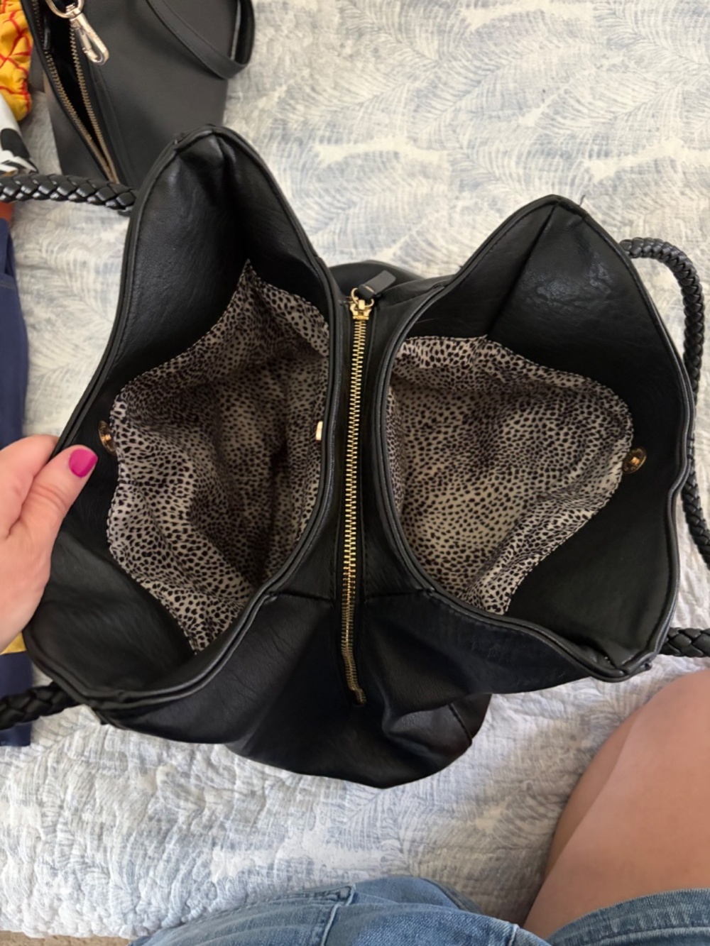 Handbag - Picture 4 of 6
